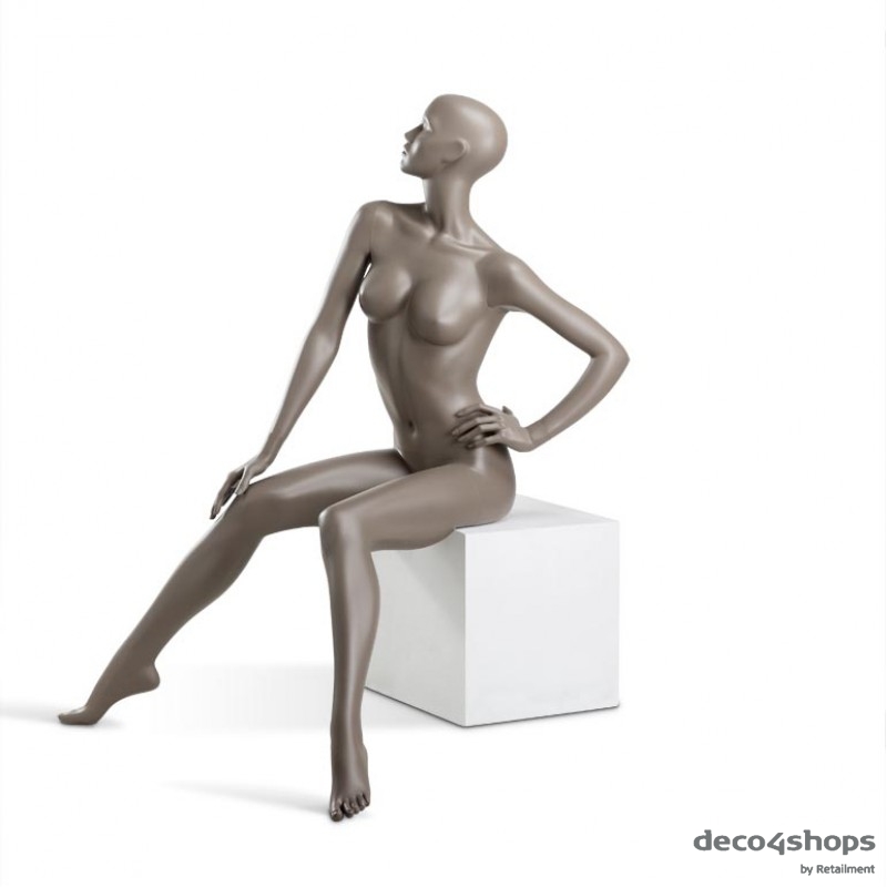 FEMALE MANNEQUIN - COY - SITTING - HINDSGAUL